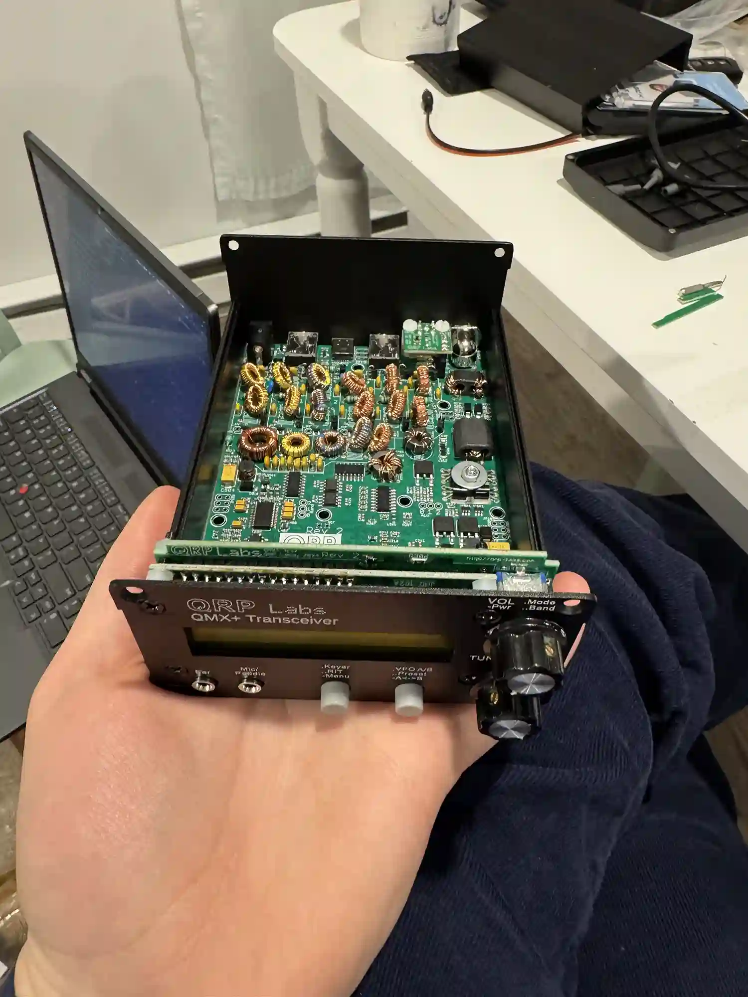 QMX+ transceiver with toroids